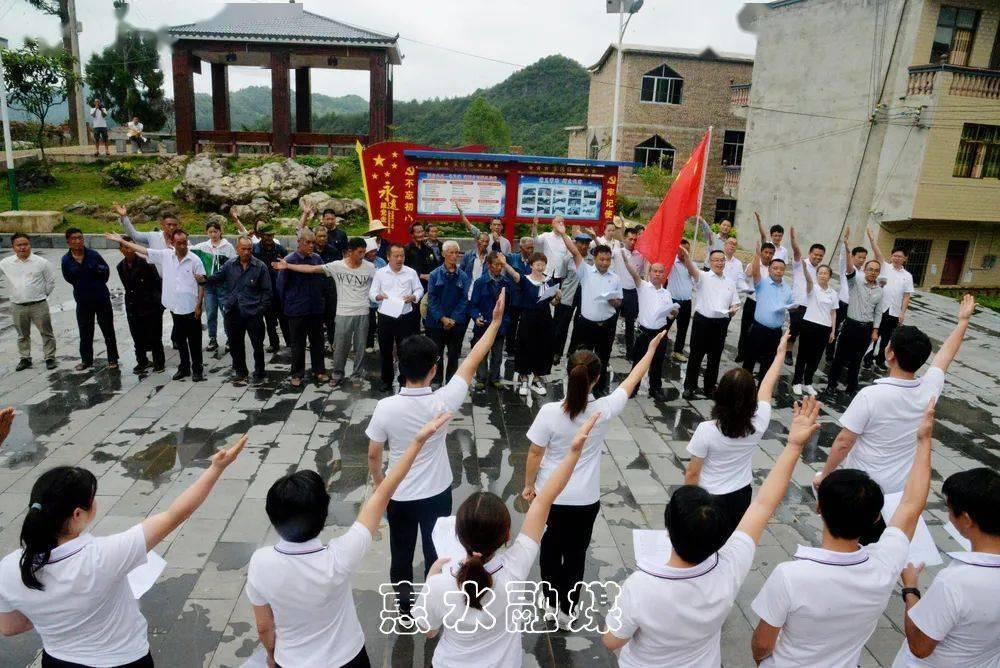 首场“委员通道”开启,听听这8位委员都说了什么?