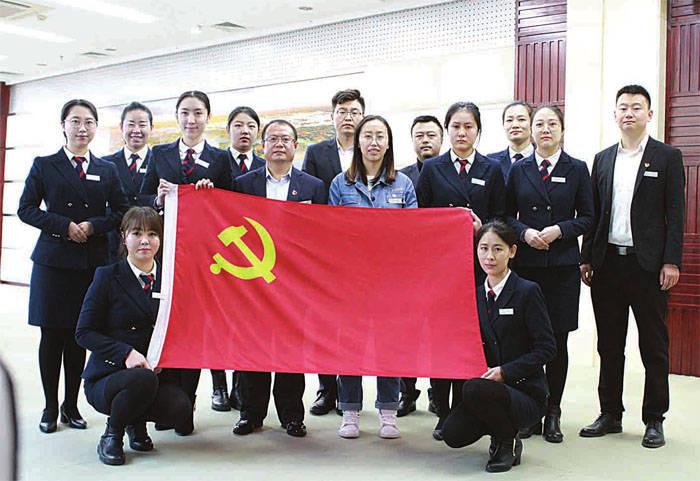 跳动的圆球